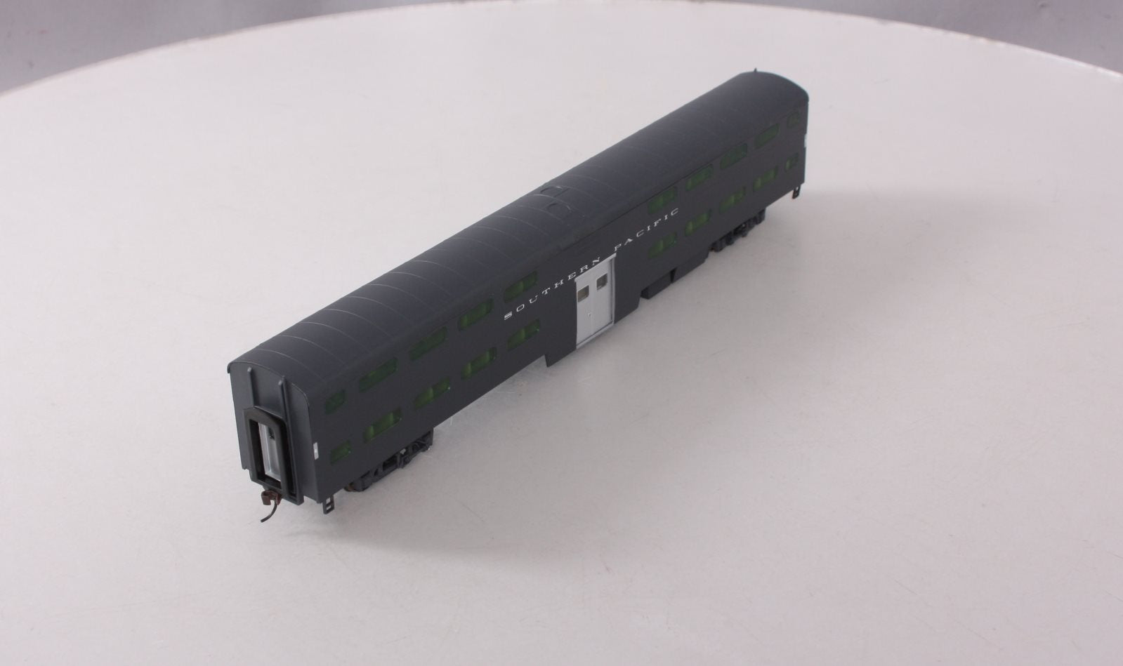 Walthers 932-5972 HO Southern Pacific PS Commuter Car