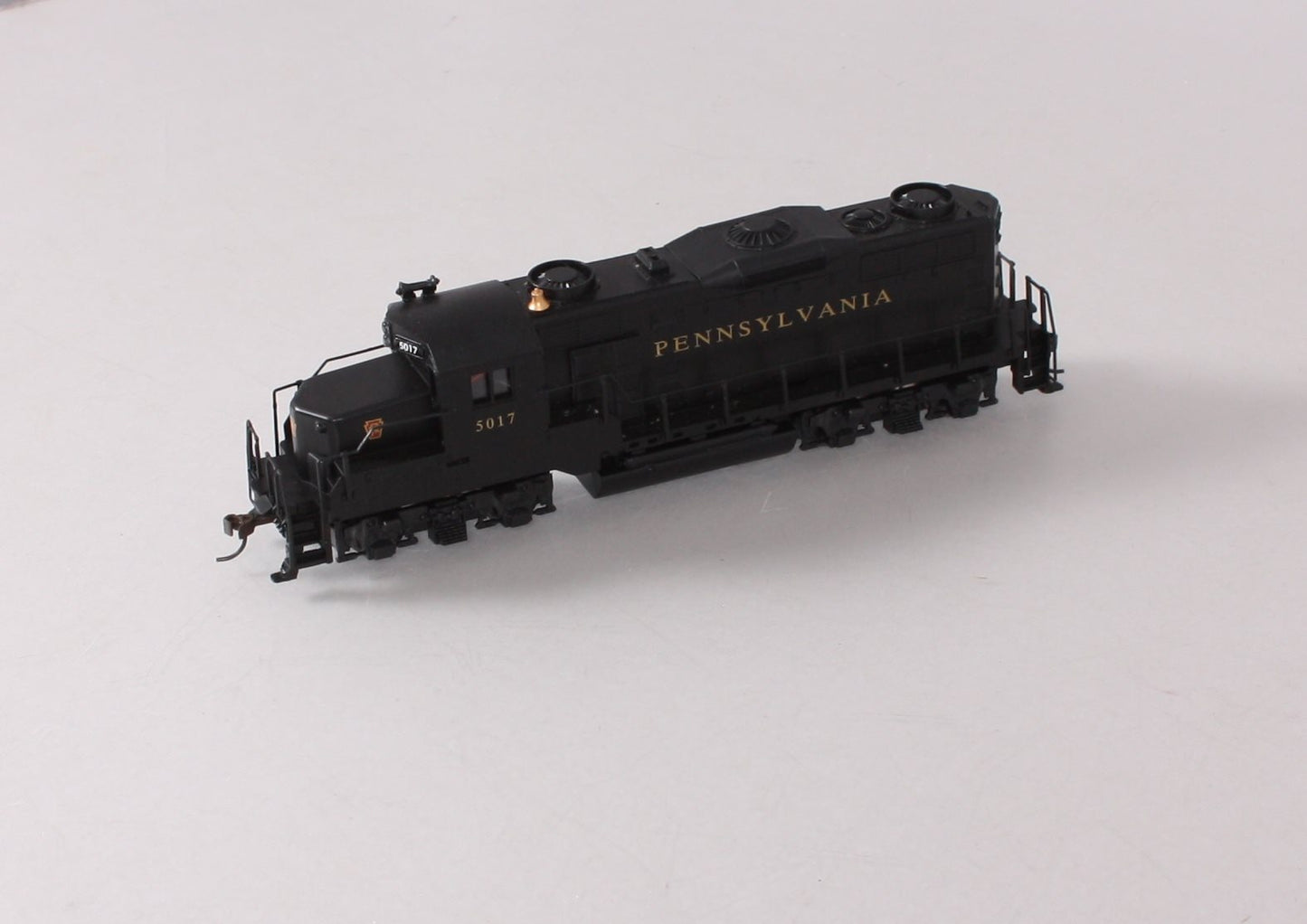 Mantua 414102 HO Pennsylvania EMD GP20 Diesel Locomotive Sound/DCC #5017