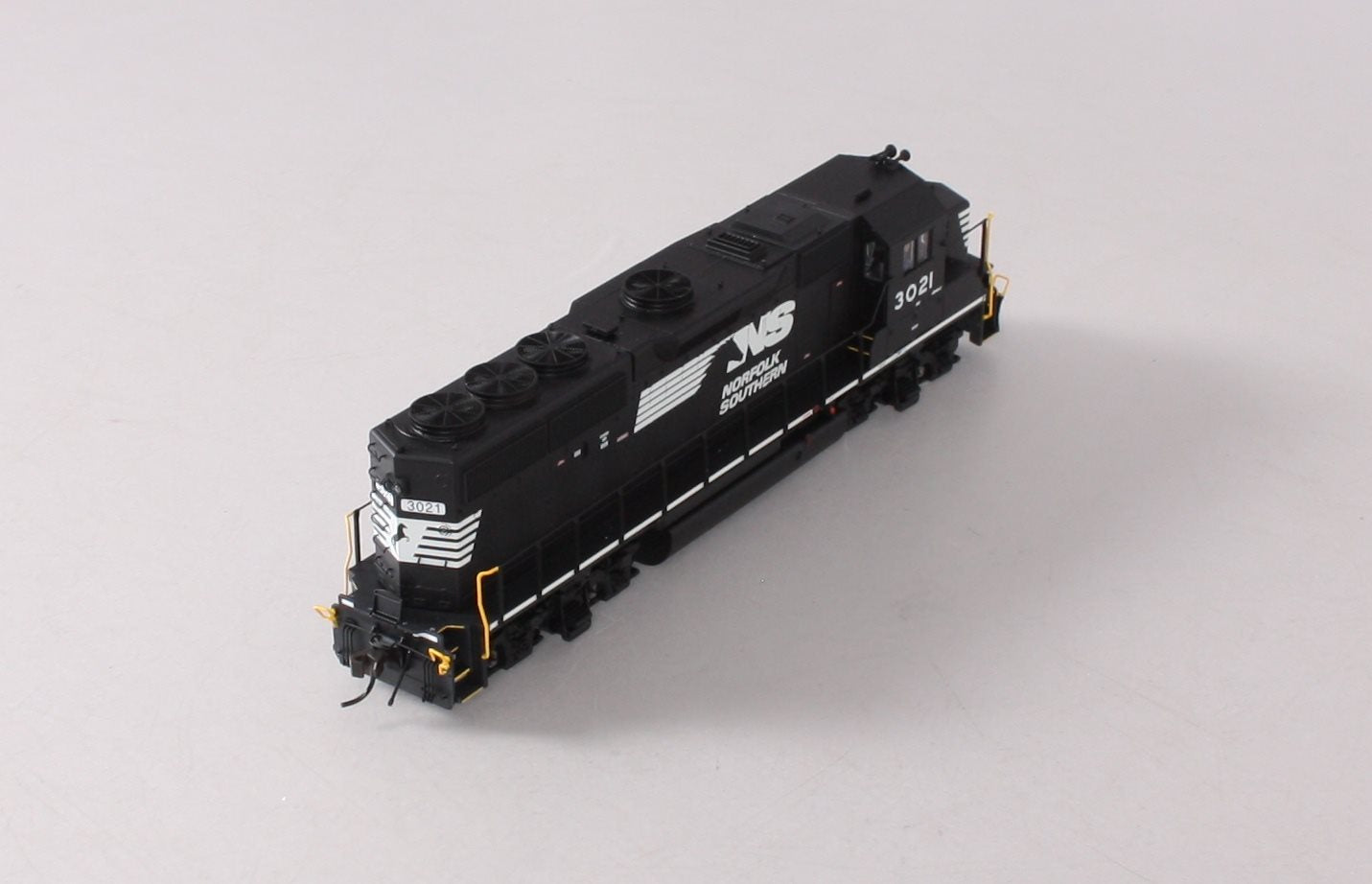 Atlas 10000658 HO Scale Norfolk Southern GP40-2 Phase 2 Diesel Locomotive #3021