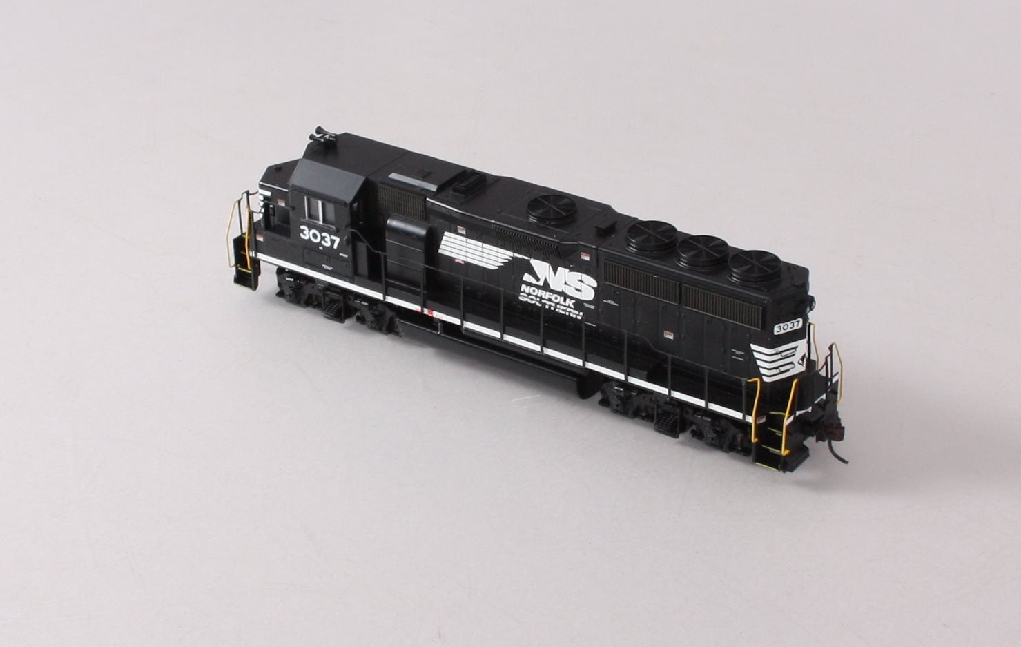 Athearn 89767 HO Scale Norfolk Southern GP40-2 Diesel Locomotive #3037