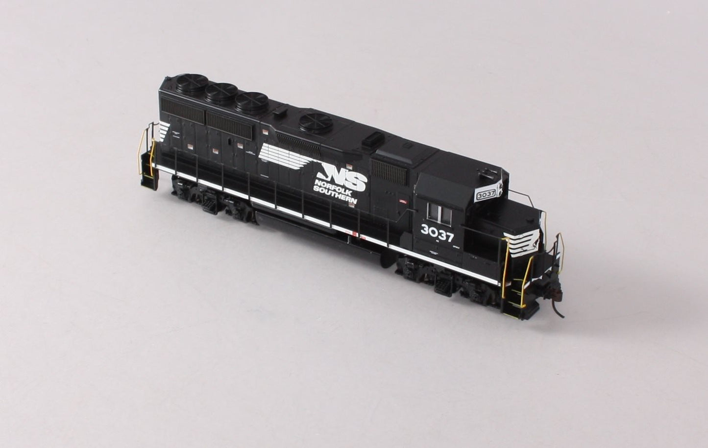 Athearn 89767 HO Scale Norfolk Southern GP40-2 Diesel Locomotive #3037