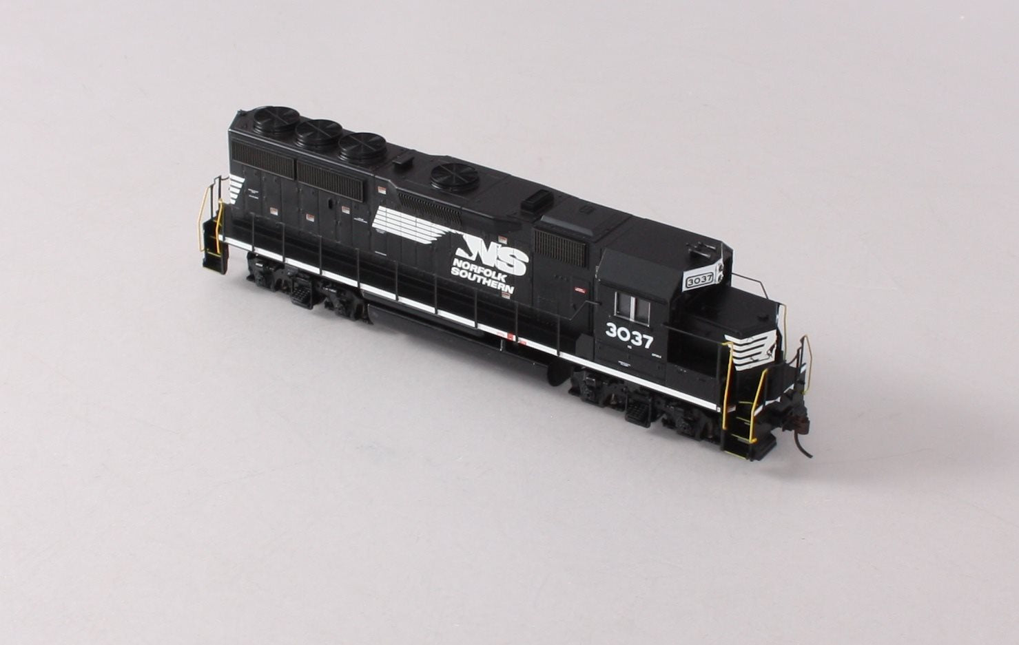 Athearn 89767 HO Scale Norfolk Southern GP40-2 Diesel Locomotive #3037