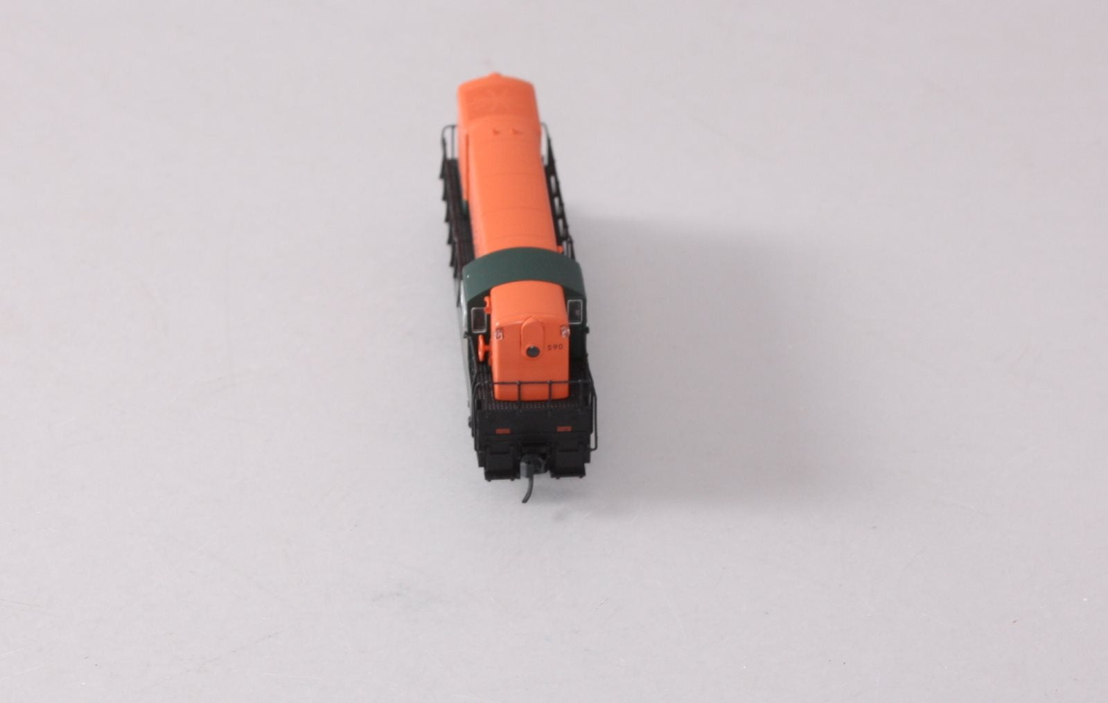 Atlas 40001857 N Scale New Haven H16-44 Diesel Locomotive #590
