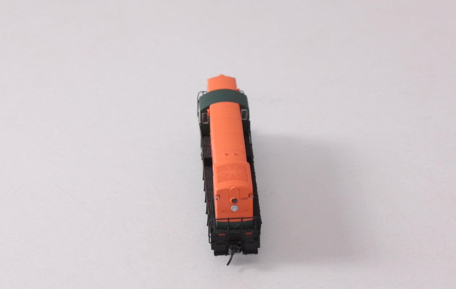 Atlas 40001857 N Scale New Haven H16-44 Diesel Locomotive #590