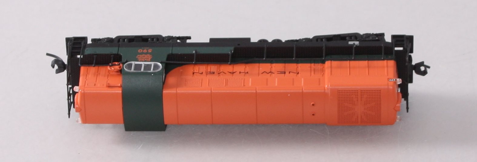 Atlas 40001857 N Scale New Haven H16-44 Diesel Locomotive #590