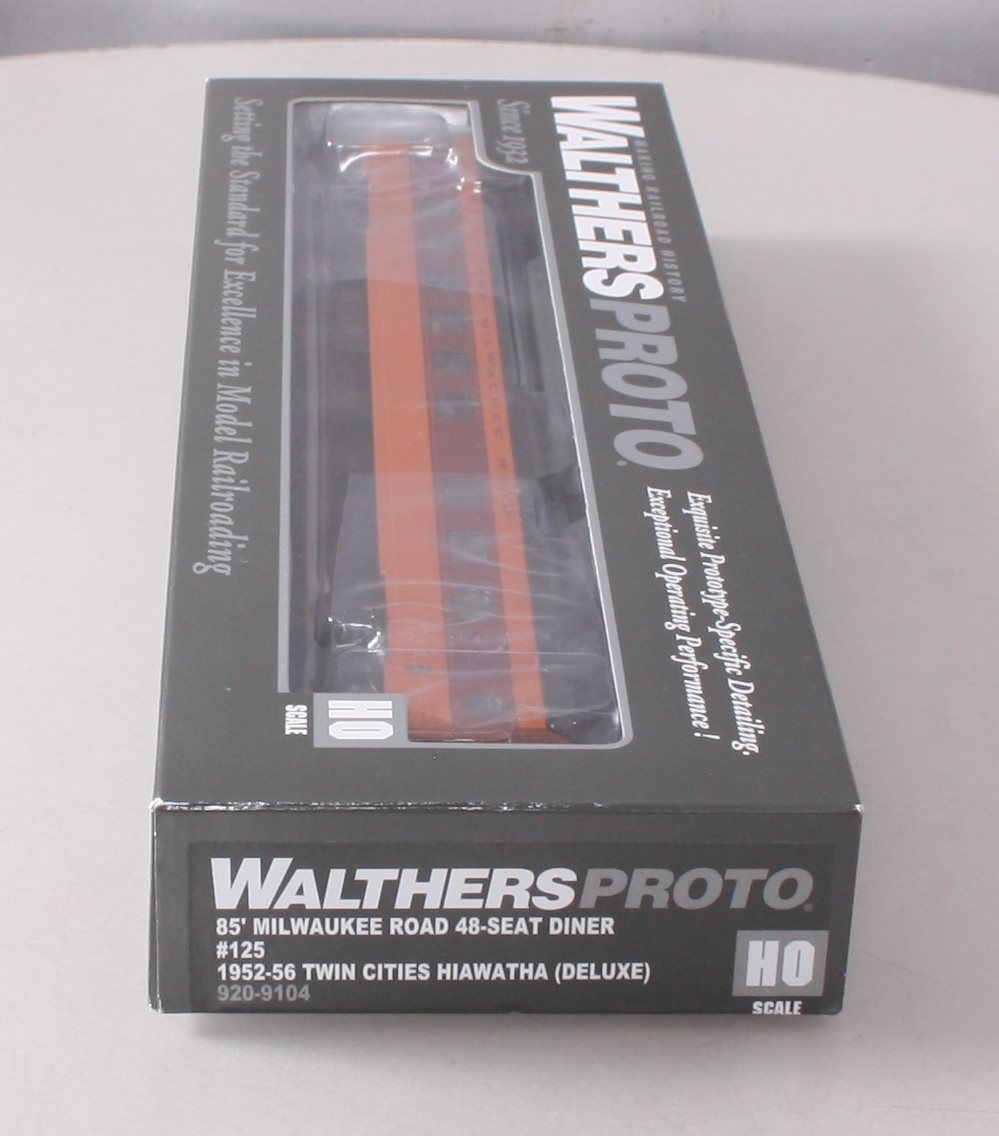 Walthers 920-9104 HO Milwaukee Road 85' 48-Seat Diner #125