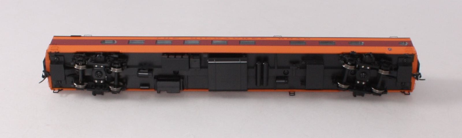 Walthers 920-9104 HO Milwaukee Road 85' 48-Seat Diner #125