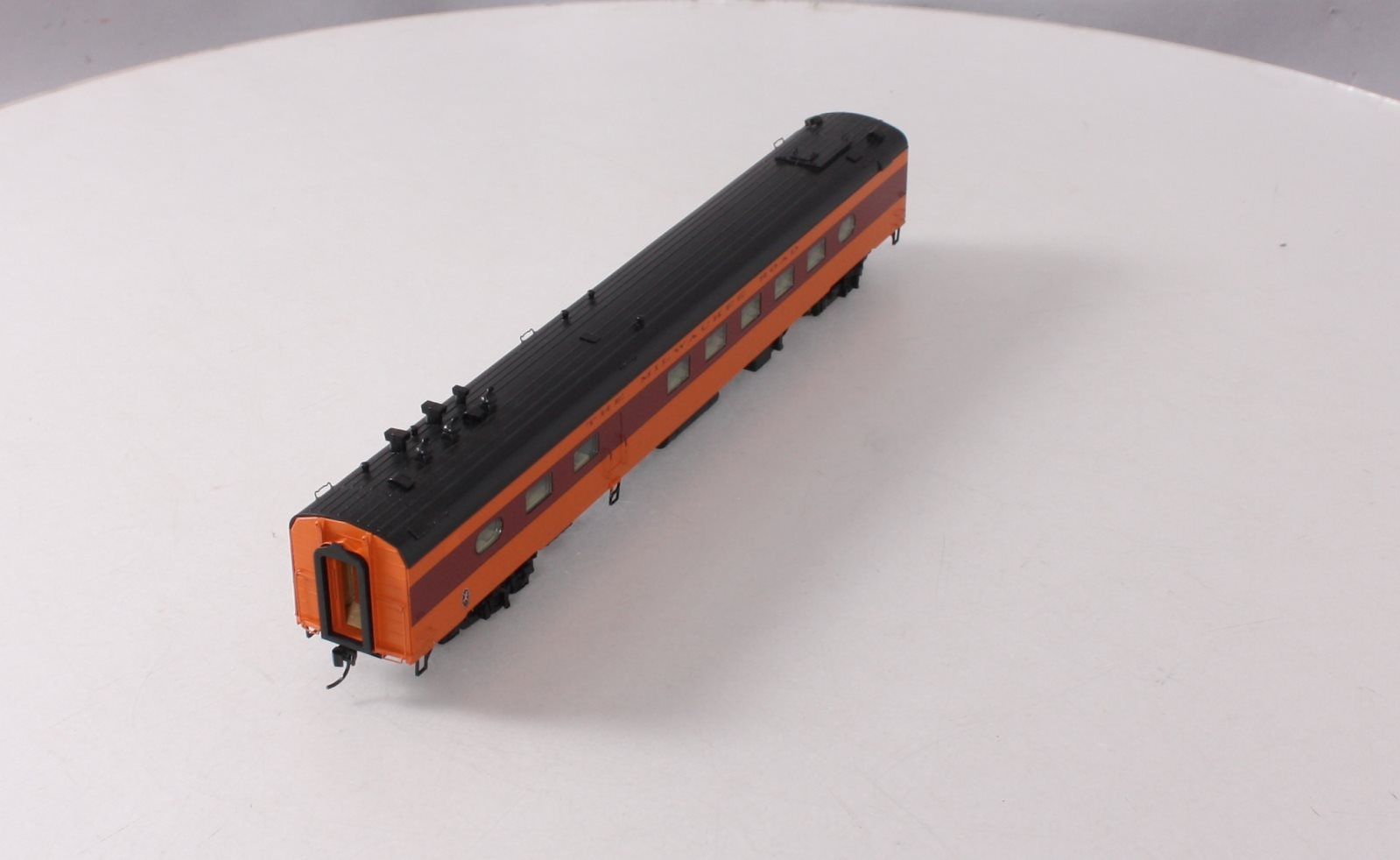 Walthers 920-9084 HO Scale Milwaukee Road 85' 48-Seat Diner