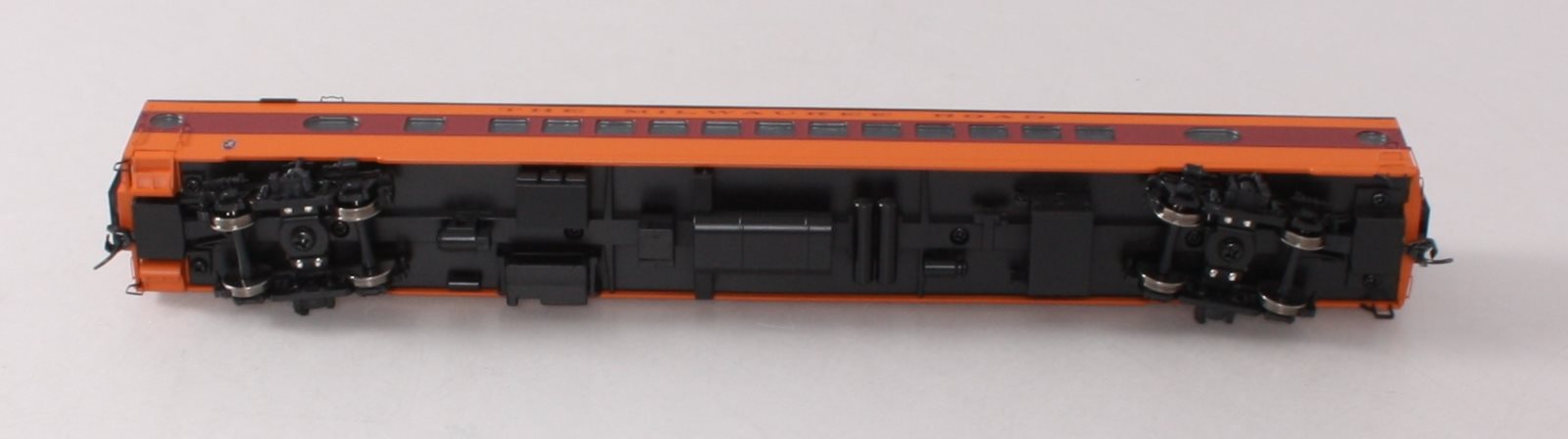 Walthers 920-9111 HO Milwaukee Road 85' 52-Seat Coach #544