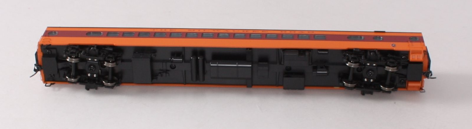 Walthers 920-9087 HO Milwaukee 85' Milwaukee Road 30-Seat Parlor Car