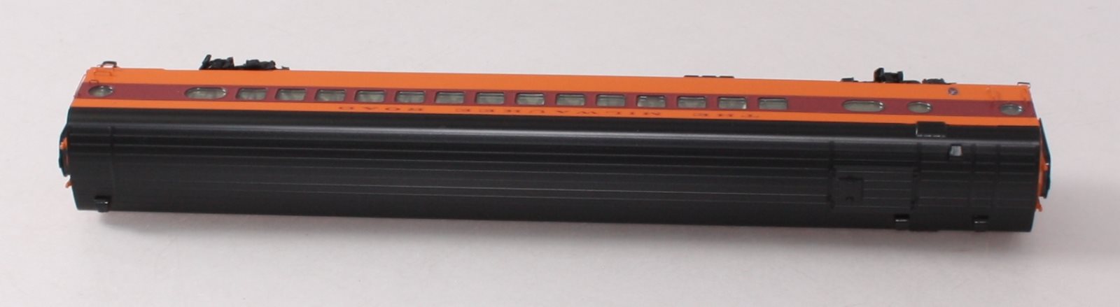 Walthers 920-9087 HO Milwaukee 85' Milwaukee Road 30-Seat Parlor Car