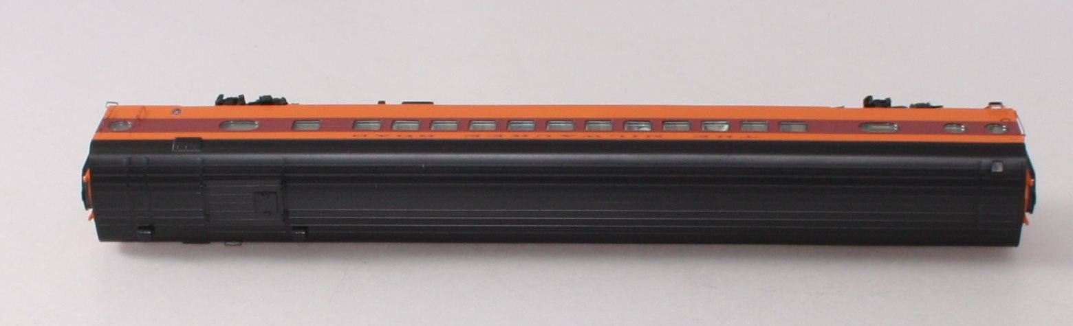 Walthers 920-9103 HO Milwaukee Road 85' 52-Seat Coach #539