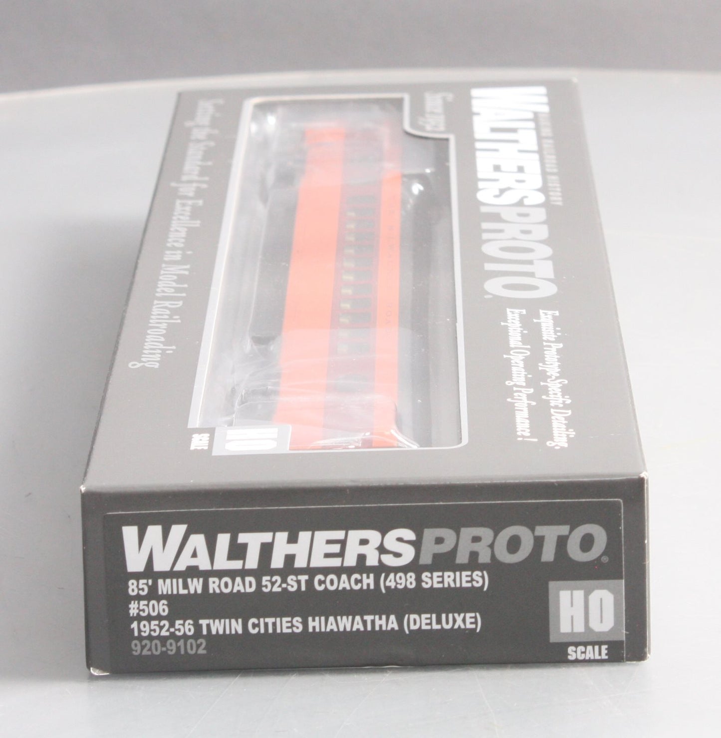 Walthers 920-9102 HO Milwaukee Road 85' 52-Seat Coach #506