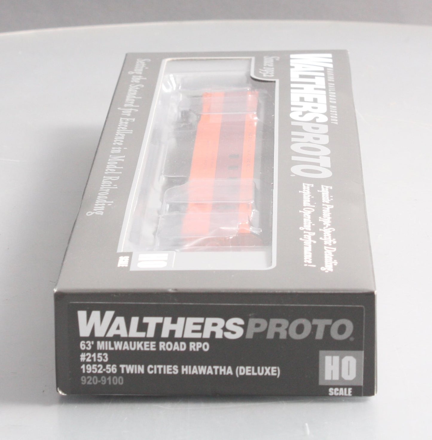 Walthers 920-9100 HO Milwaukee Road 63' Railway Post Office #2153