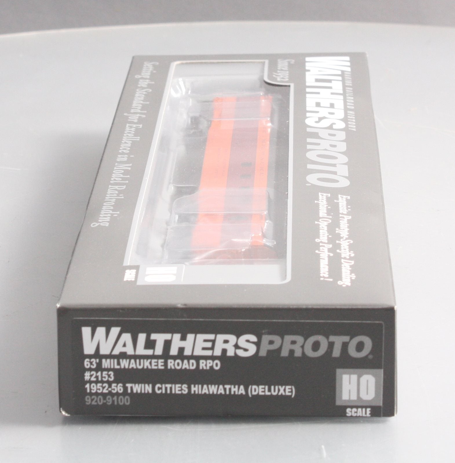 Walthers 920-9100 HO Milwaukee Road 63' Railway Post Office #2153