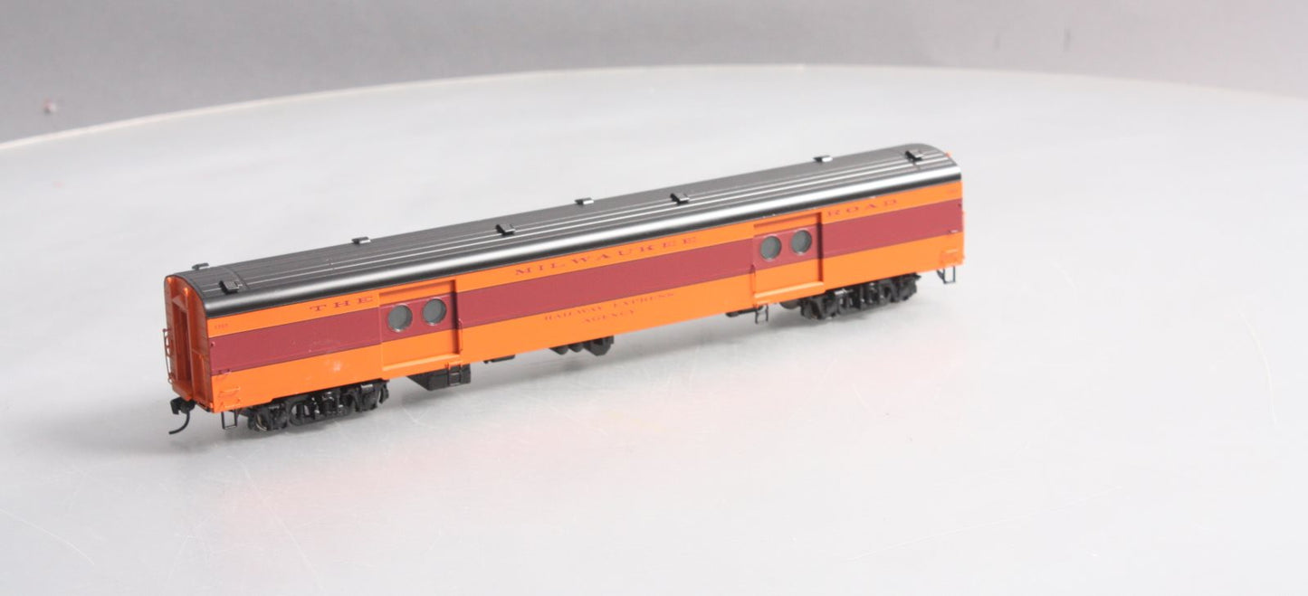 Walthers 920-9101 HO Milwaukee Road 75' Express Car #1325