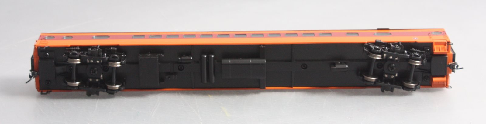 Walthers 920-9110 HO Milwaukee Road 85' 52-Seat Coach #511