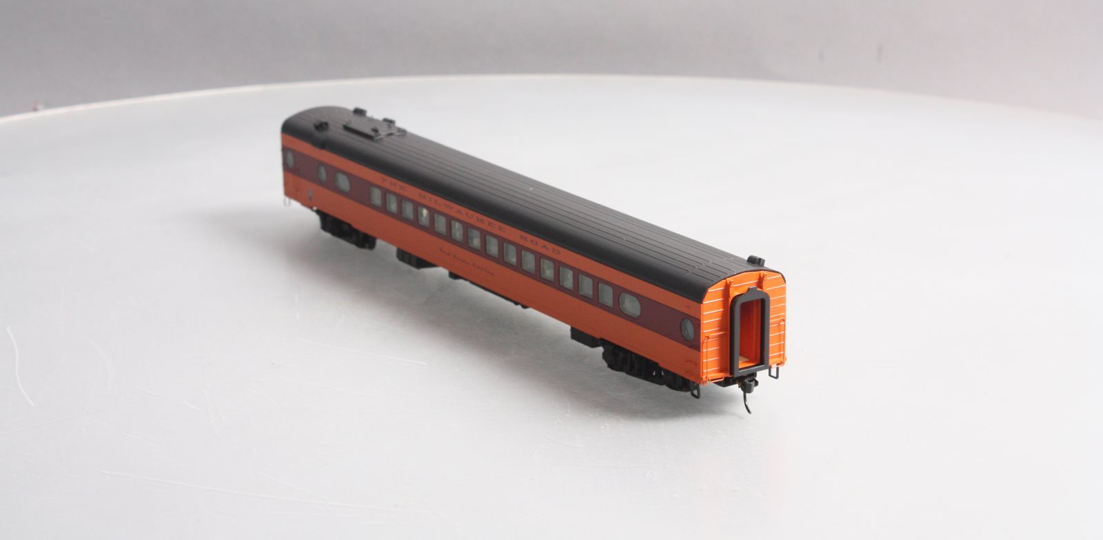 Walthers 920-9107 HO Milwaukee Road 85' 30-Seat Parlor Car #191