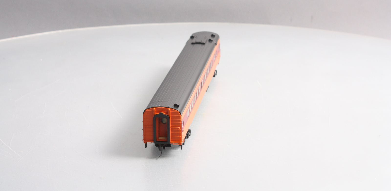 Walthers 920-9107 HO Milwaukee Road 85' 30-Seat Parlor Car #191