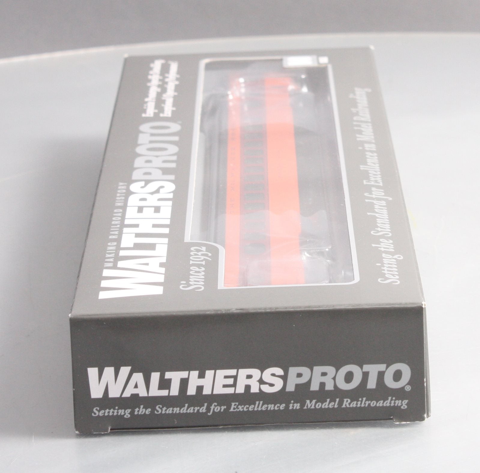 Walthers 920-9107 HO Milwaukee Road 85' 30-Seat Parlor Car #191