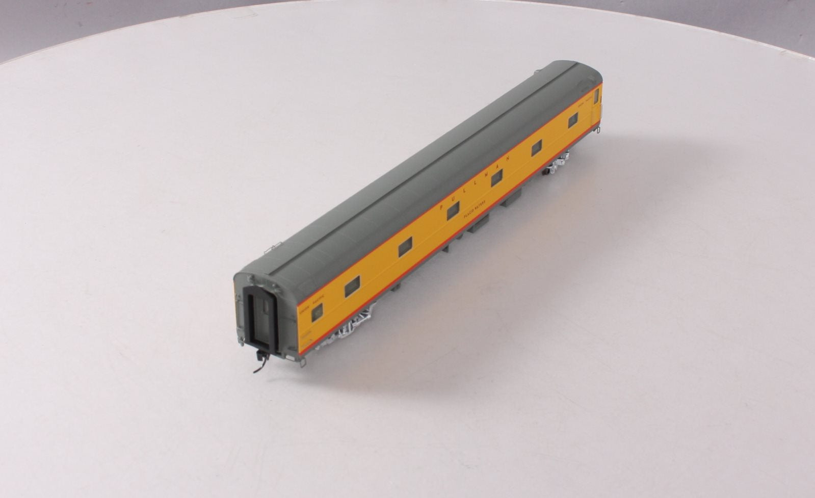 Walthers 920-9548 HO Union Pacific Placid Waters '85 P-S 11-DB Sleeper