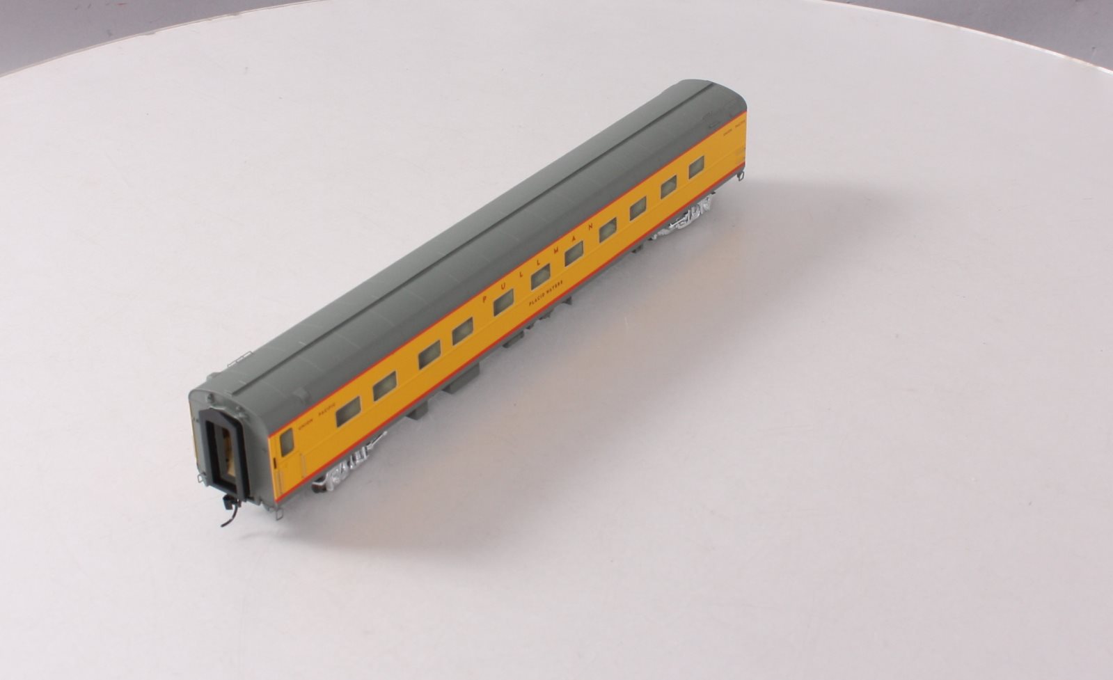 Walthers 920-9548 HO Union Pacific Placid Waters '85 P-S 11-DB Sleeper