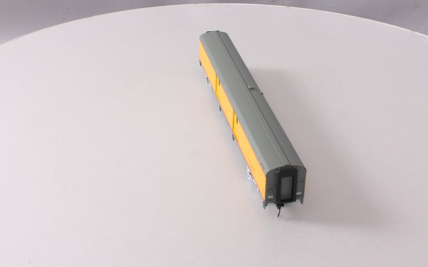 Walthers 920-9560 HO Union Pacific 85' ACF Baggage Car #5638