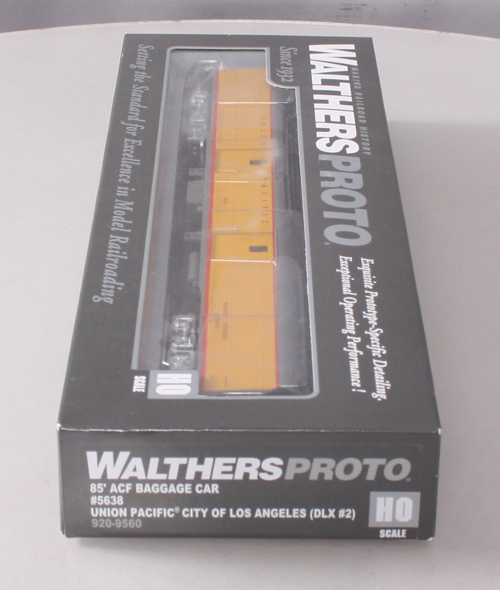 Walthers 920-9560 HO Union Pacific 85' ACF Baggage Car #5638