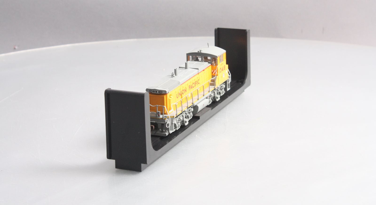 Atlas 10002857 HO Union Pacific MP15DC Diesel Locomotive Silver Series #1348