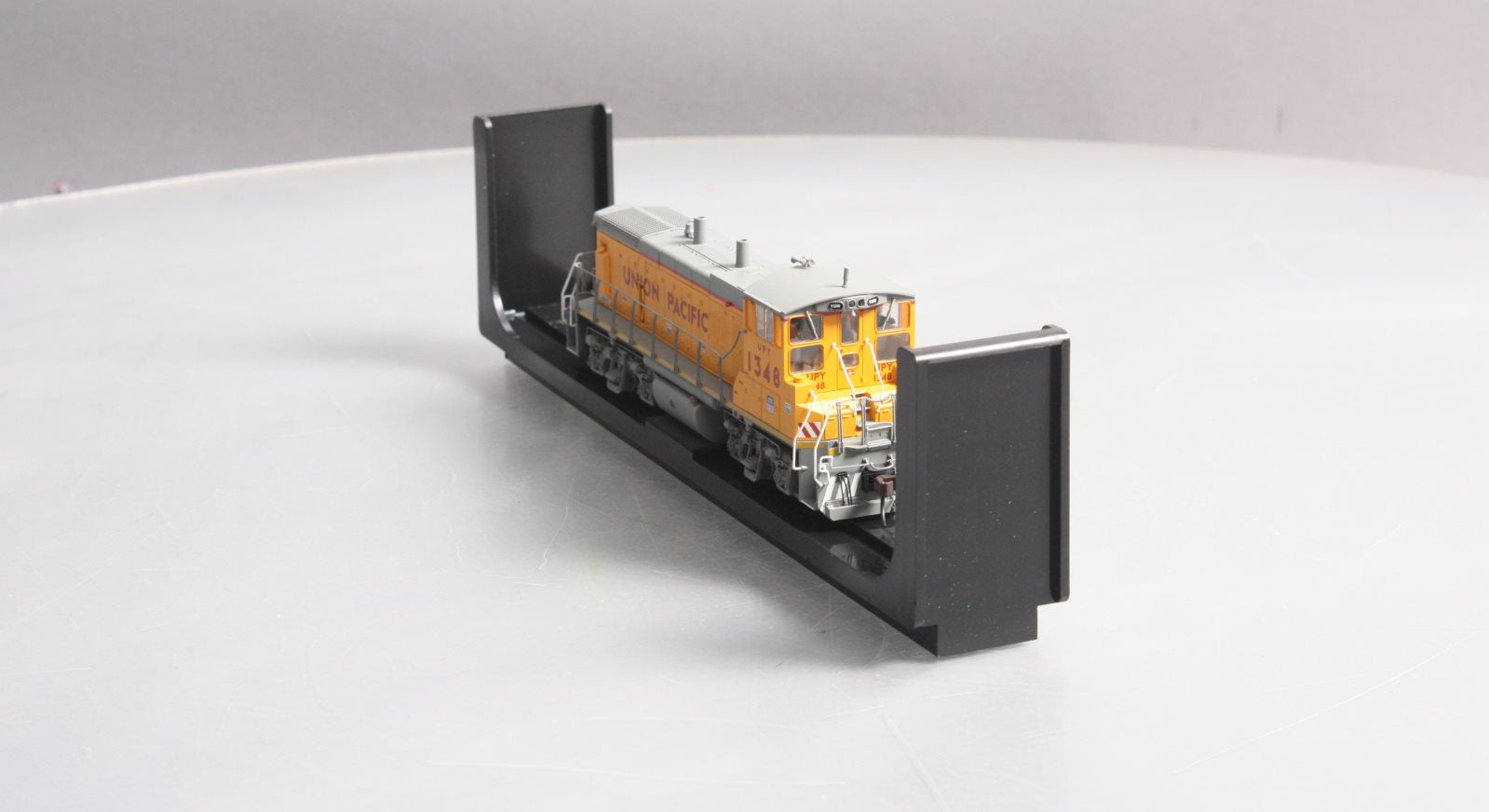 Atlas 10002857 HO Union Pacific MP15DC Diesel Locomotive Silver Series #1348