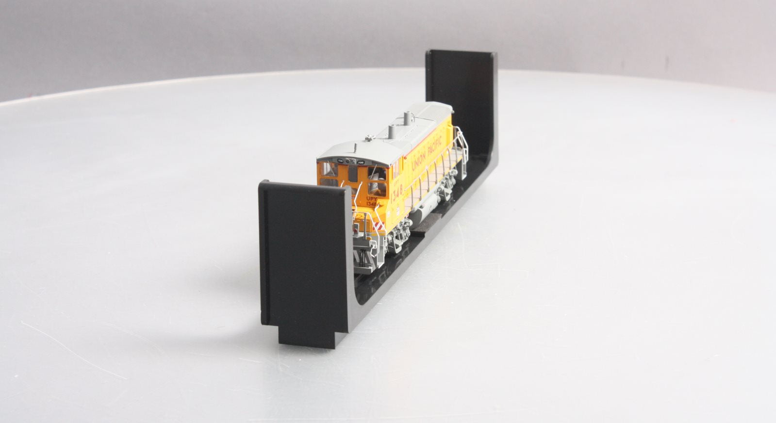 Atlas 10002857 HO Union Pacific MP15DC Diesel Locomotive Silver Series #1348