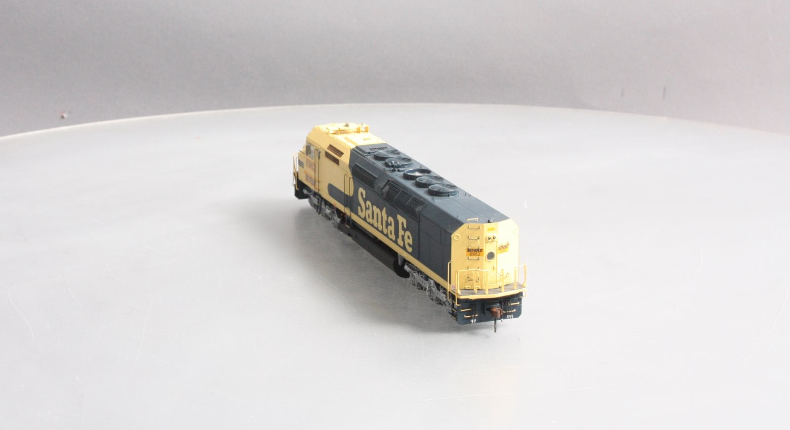 Athearn G63996 HO Santa Fe SDP40F Diesel Locomotive #6962 w/ DCC/Sound