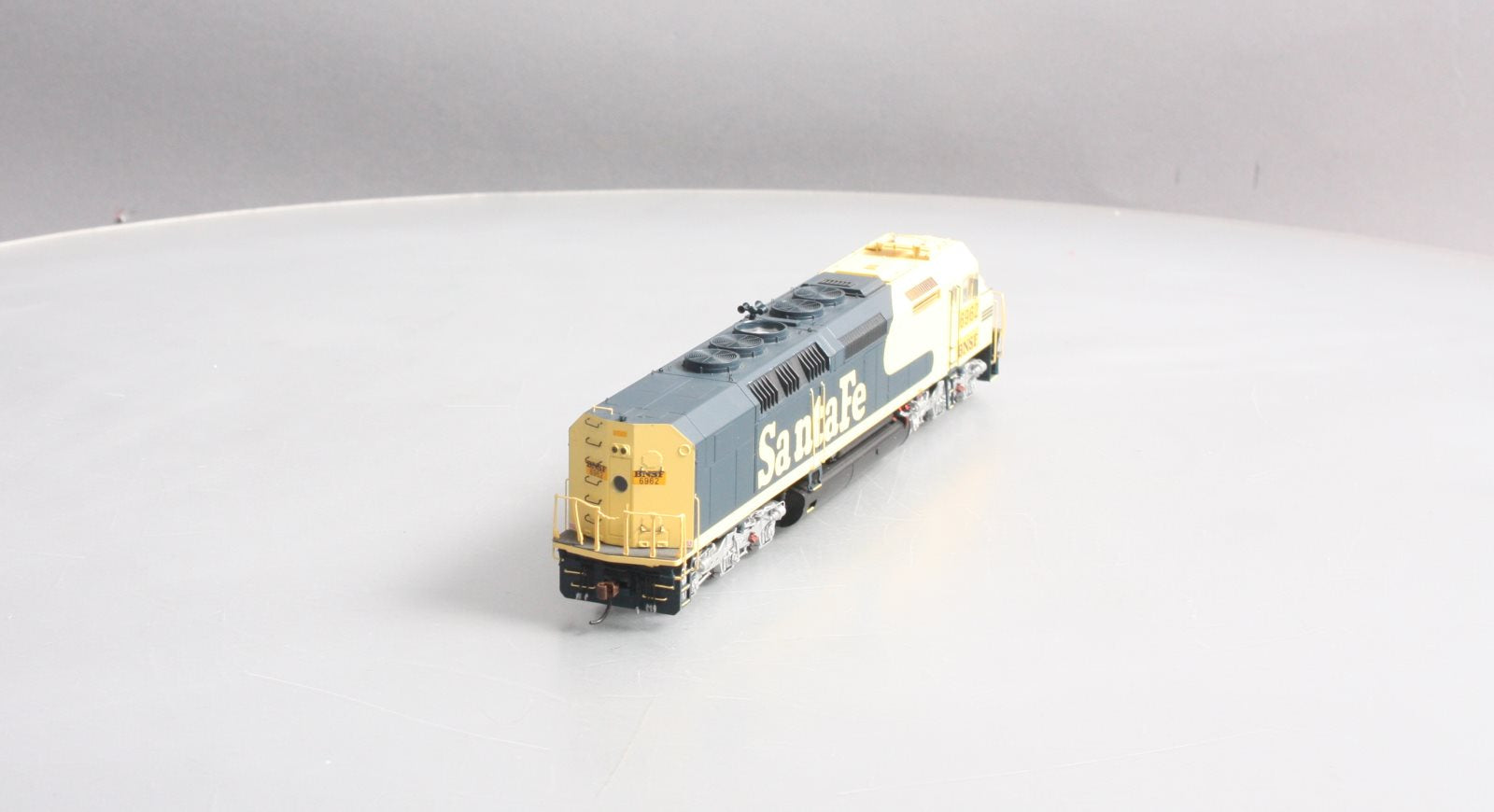 Athearn G63996 HO Santa Fe SDP40F Diesel Locomotive #6962 w/ DCC/Sound