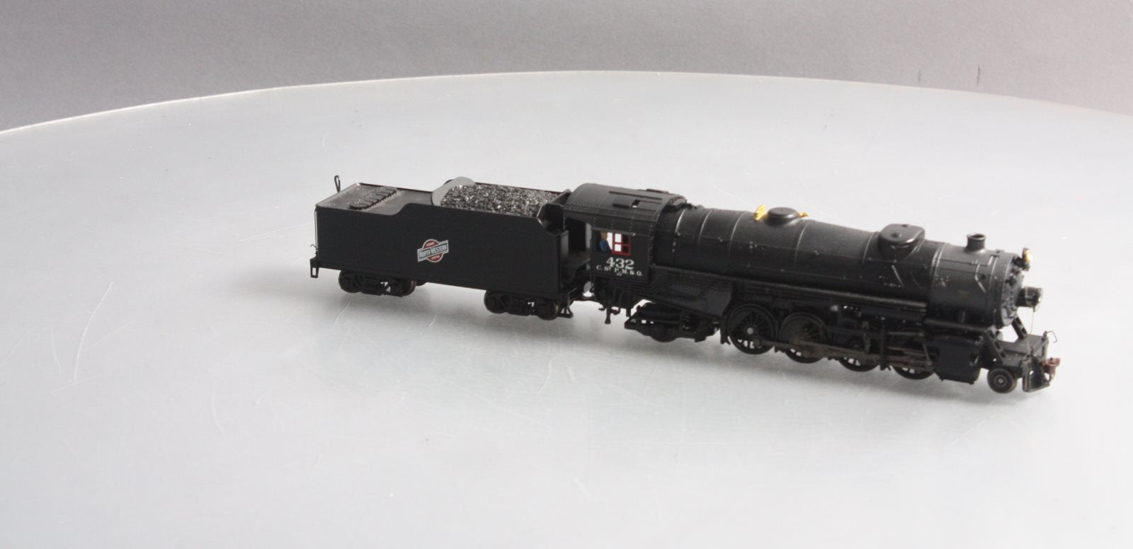 Broadway Limited 4641 HO C&NW USRA Heavy Mikado 2-8-2 Steam Locomotive #432