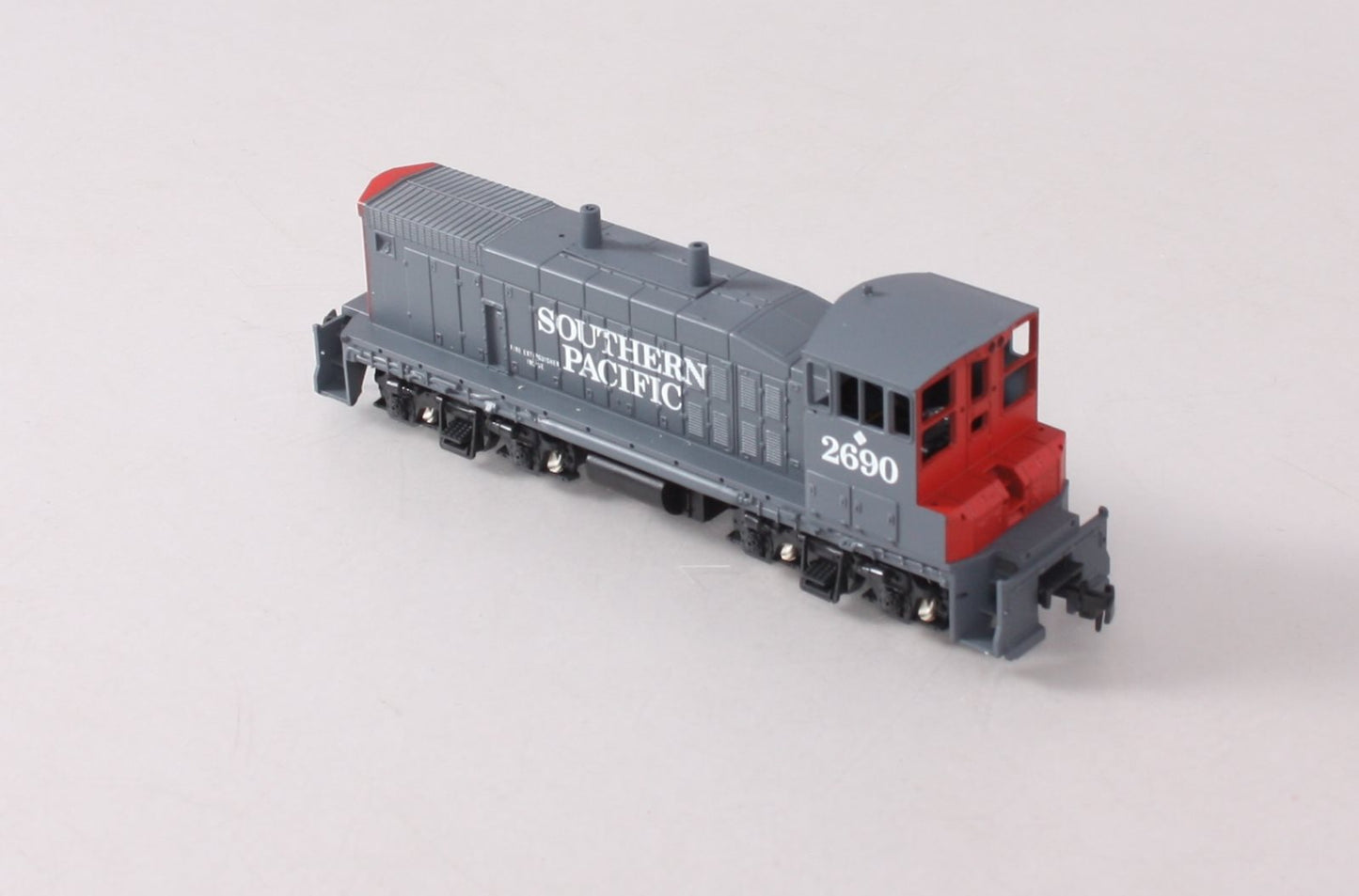 Con-Cor 0001-001553 HO Southern Pacific MP-15 Diesel Switcher