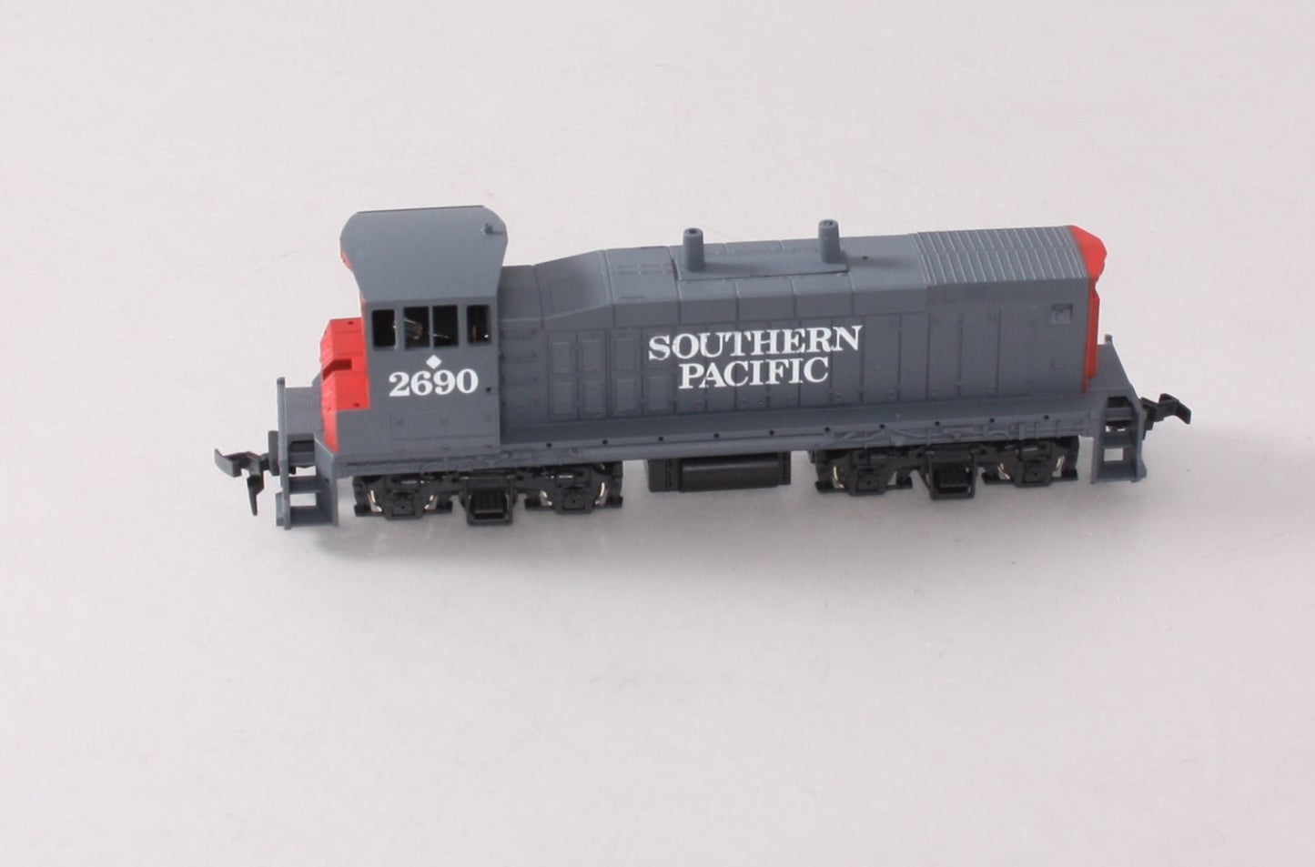 Con-Cor 0001-001553 HO Southern Pacific MP-15 Diesel Switcher