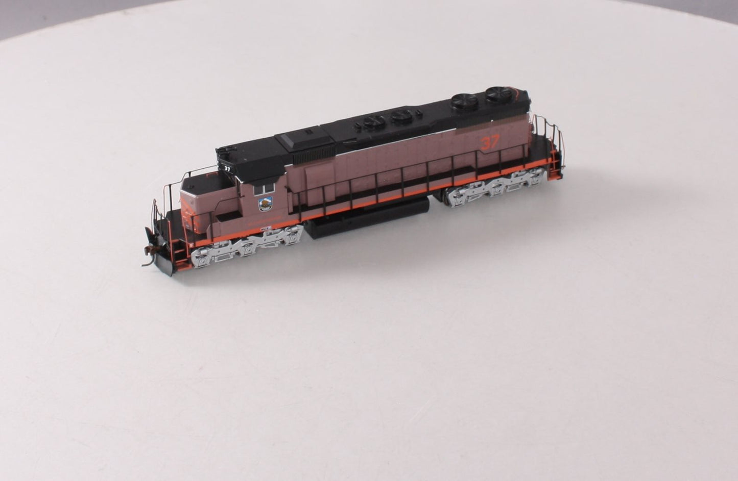 Athearn 93508 HO Scale McCloud Railway SD38 Diesel Locomotive #37