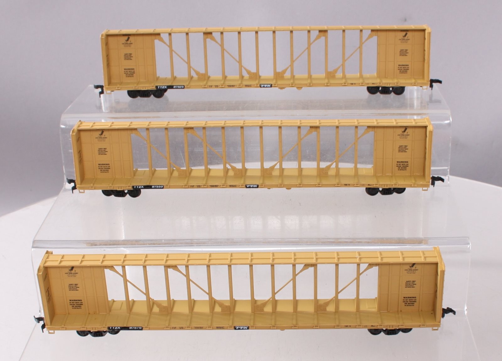 Walthers 932-34103 HO TTX-Standard 72' Center Beam Flat Car (3-Pack)