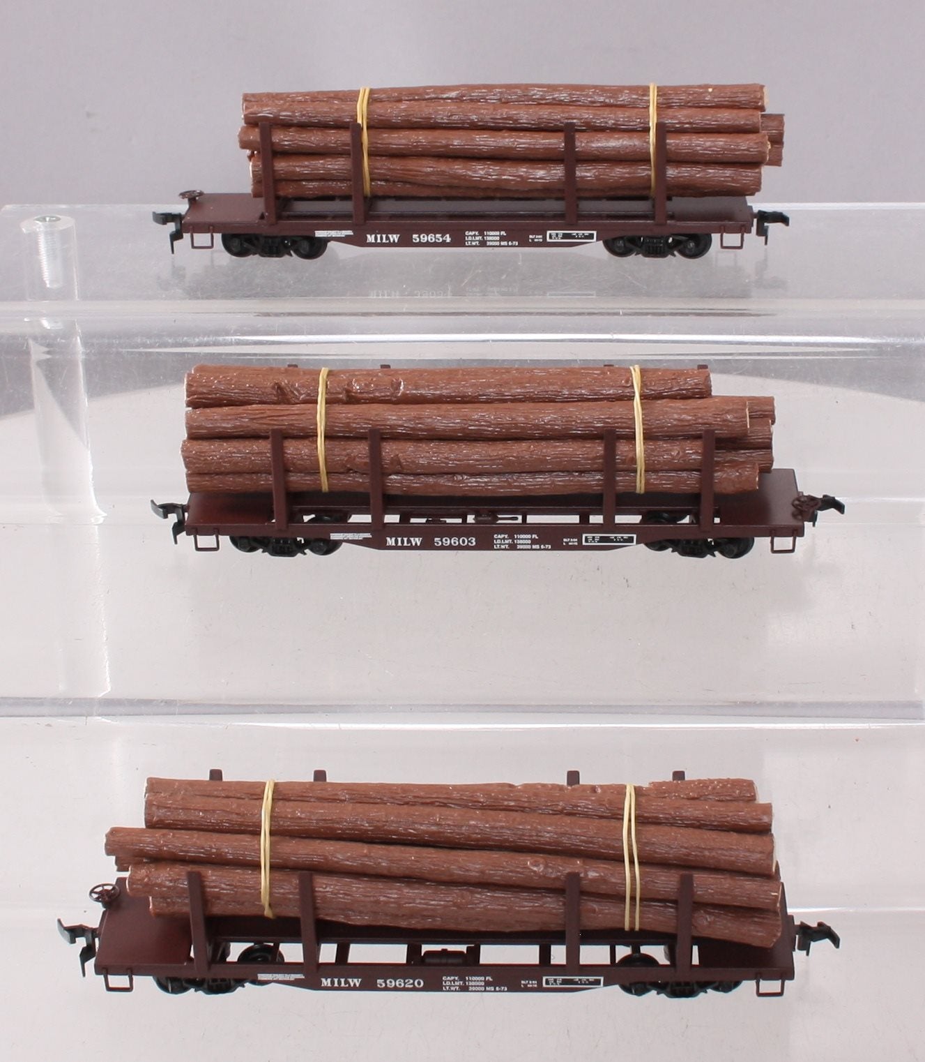 Walthers 932-34001 HO Scale Milwaukee Road 45' Logging Cars (Set of 3)