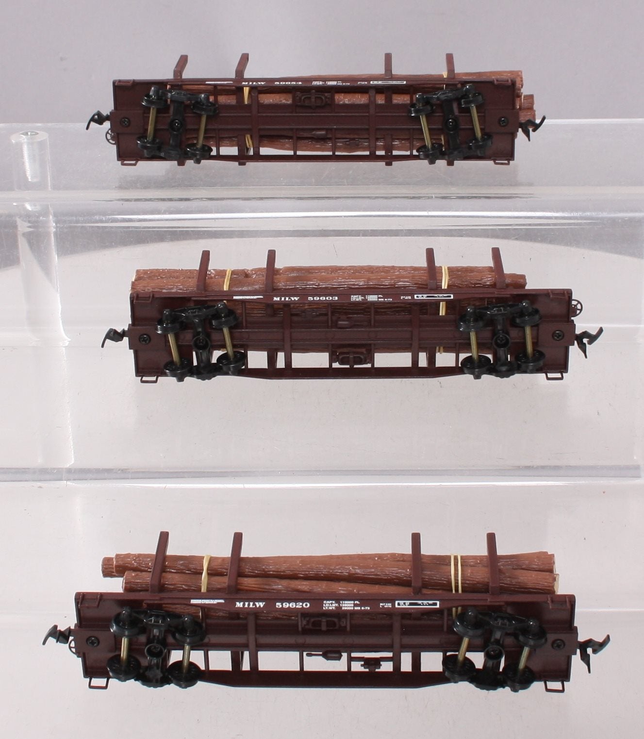 Walthers 932-34001 HO Scale Milwaukee Road 45' Logging Cars (Set of 3)
