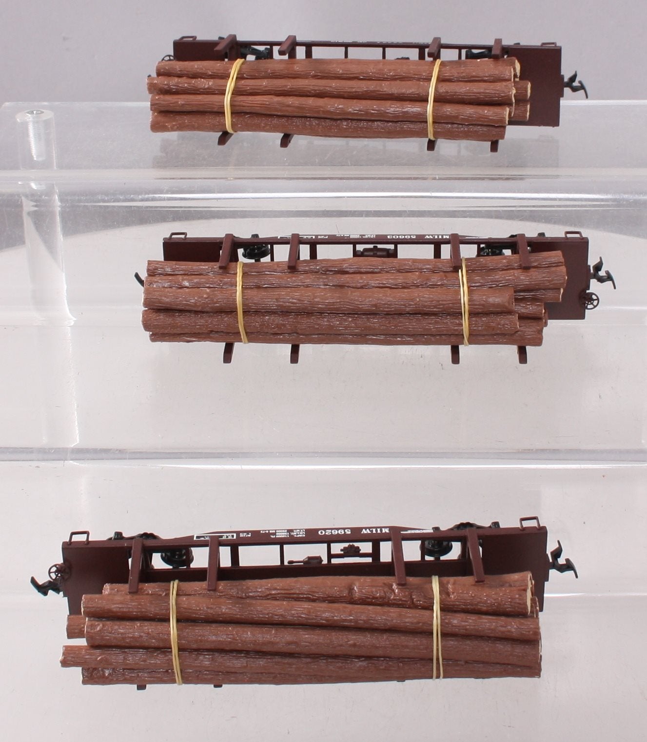 Walthers 932-34001 HO Scale Milwaukee Road 45' Logging Cars (Set of 3)