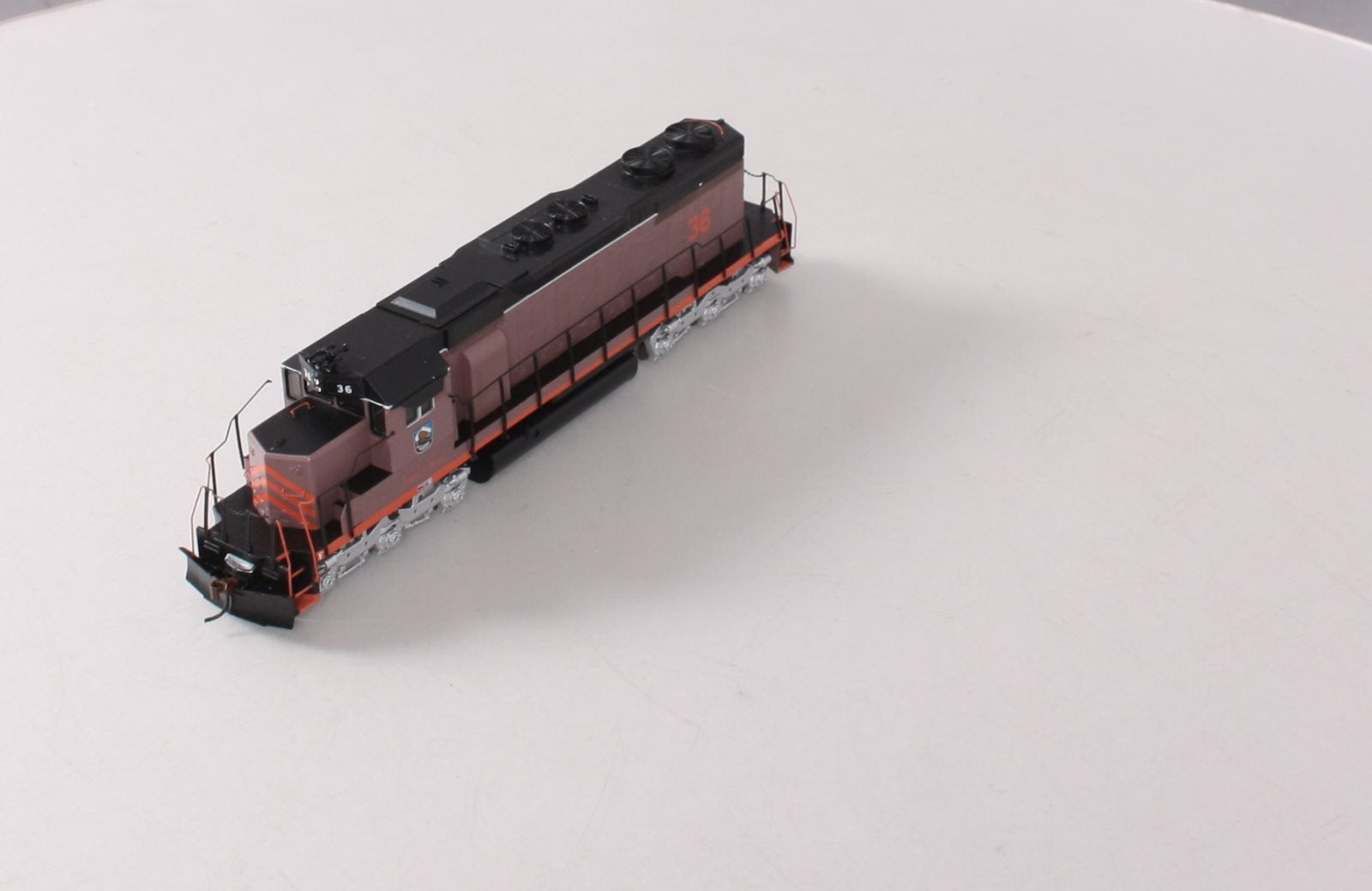 Athearn 93507 HO Scale McCloud Railway SD38 Diesel Locomotive #36