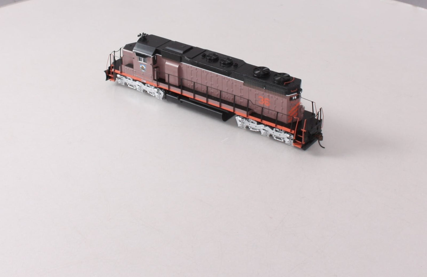 Athearn 93507 HO Scale McCloud Railway SD38 Diesel Locomotive #36