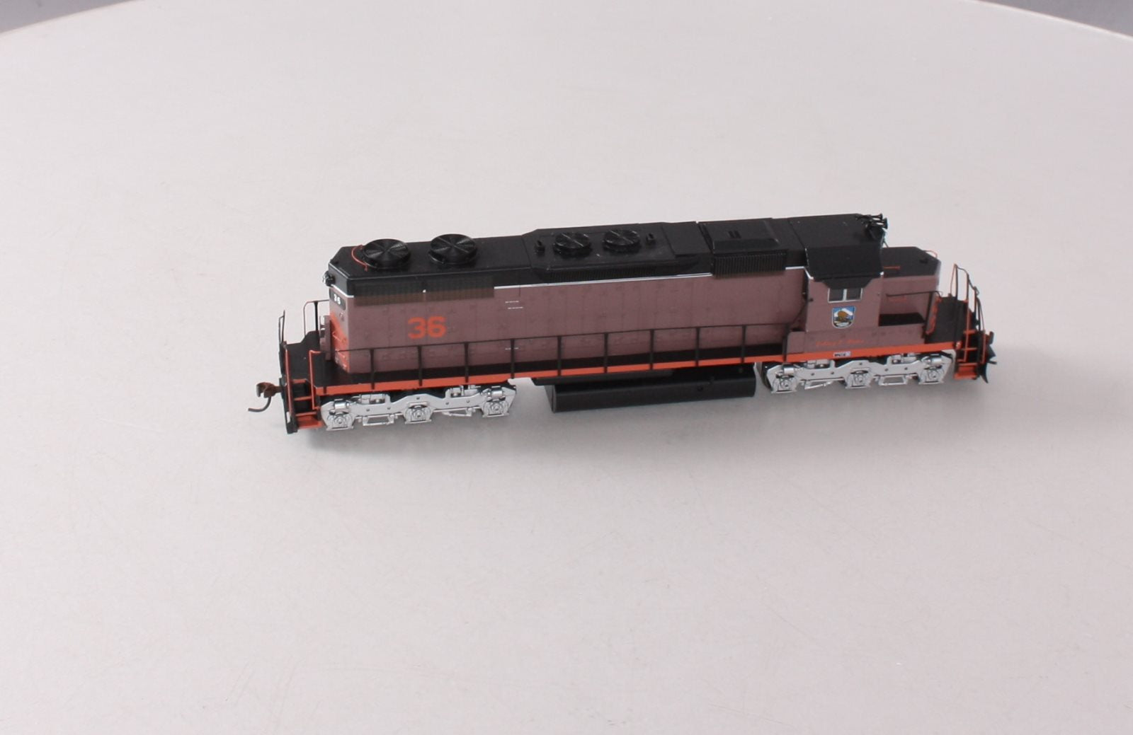 Athearn 93507 HO Scale McCloud Railway SD38 Diesel Locomotive #36
