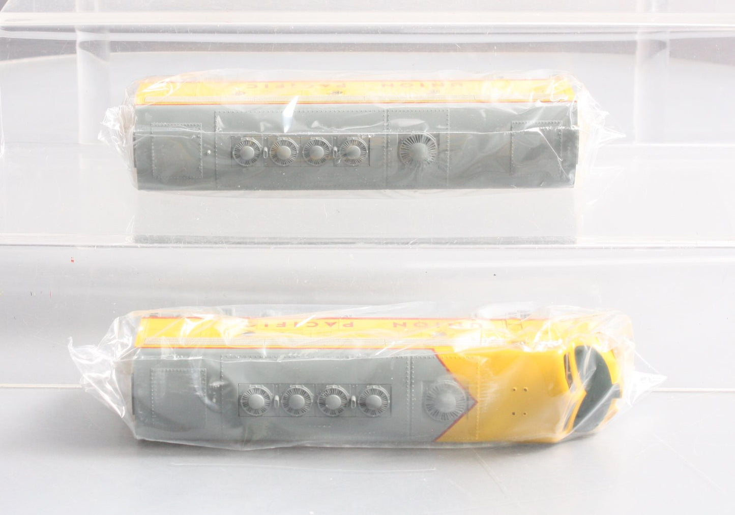 Stewart 5916 HO Union Pacific Double Headlight EMD F9 A/B Diesel Locomotive Set