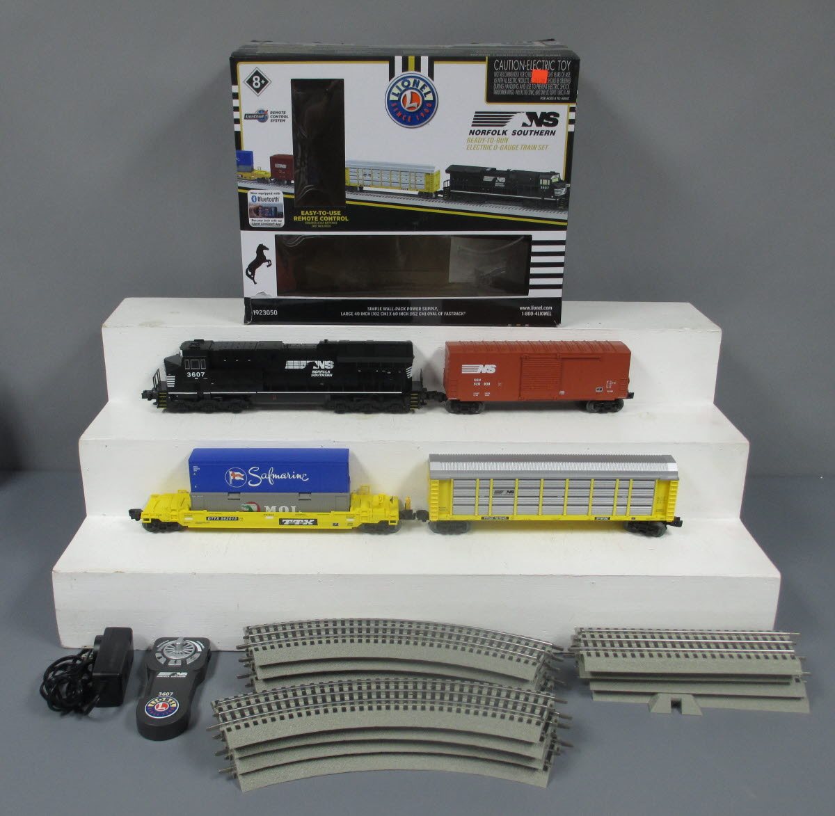 Lionel 1923050 NS Tier 4 LionChief O Gauge Diesel Train Set with Bluetooth