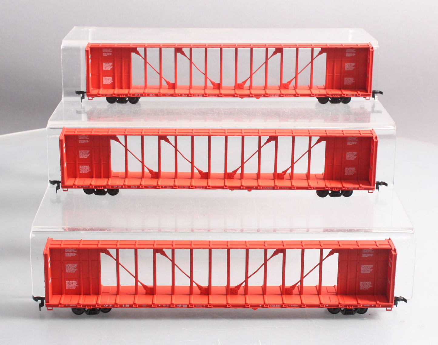 Walthers 932-34113 HO Scale Canadian Pacific 72' Center Beam Flatcar 3 Pack
