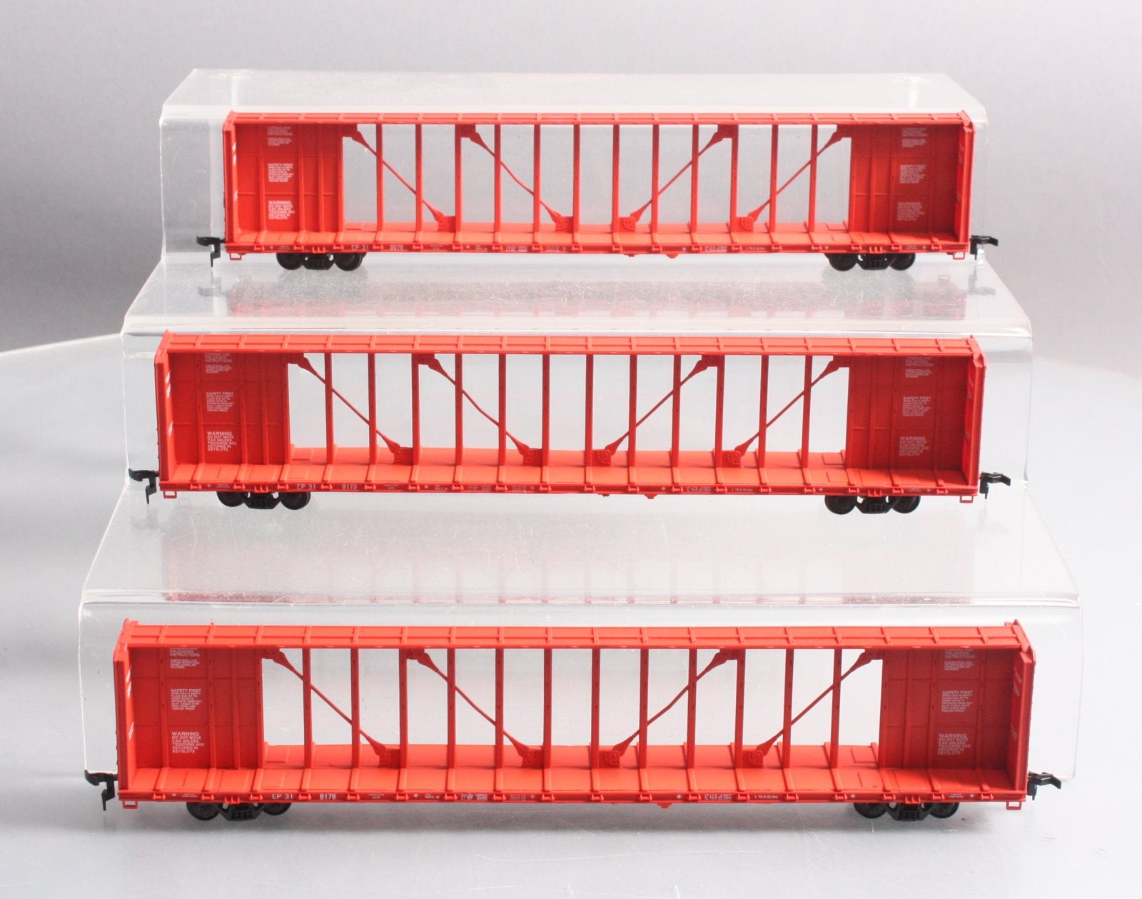 Walthers 932-34113 HO Scale Canadian Pacific 72' Center Beam Flatcar 3 Pack