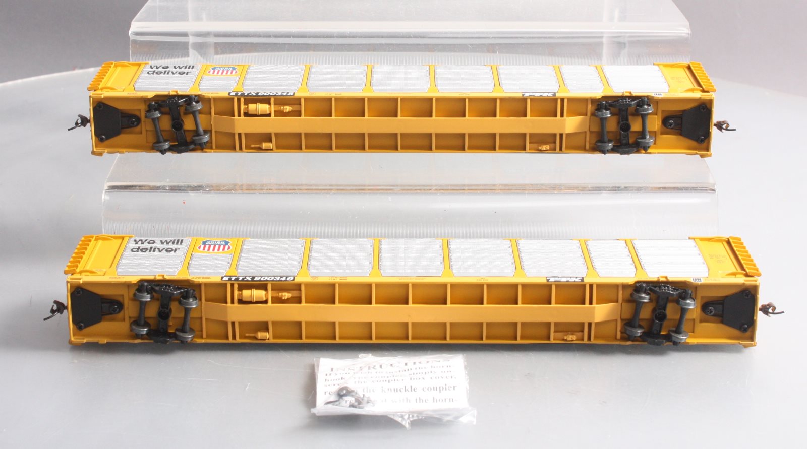 Walthers 932-24860 HO Scale U.P. Thrall 89' Tri-Level Auto Carrier (Pack of 2)