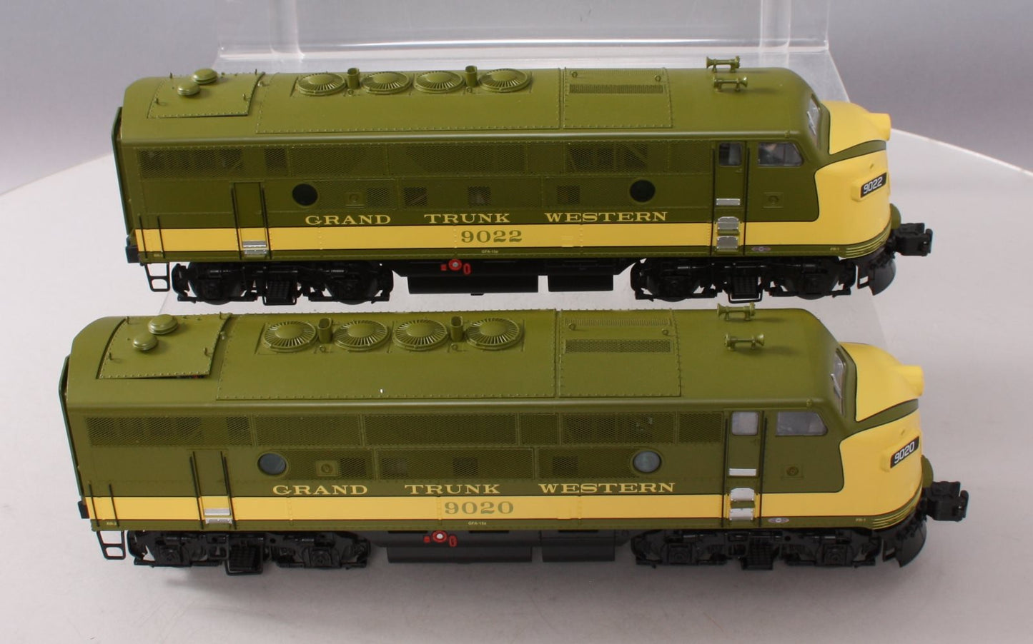 Lionel 6-34640 Grand Trunk Legacy F3 A-A Diesel Locomotive Set #9020/9022